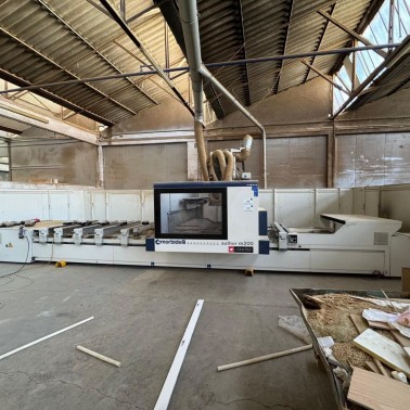 Equipamento de escritório | Máquinas de Carpintaria | Centro de Maquinação de 5 Eixos ( Penhor Mercantil) - Freguesia de REBORDOSA, Concelho de PAREDES 