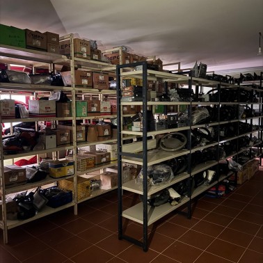 Peças para automóveis | Elevador alcance 4000KG | Estação de tratamento de águas | Lote de Estantes e Mobiliário de Escritório - BRAGANÇA 