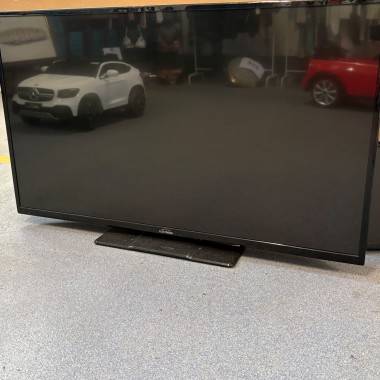 TV LCD da marca Eletronia com respetivo comando (51 polegadas) 