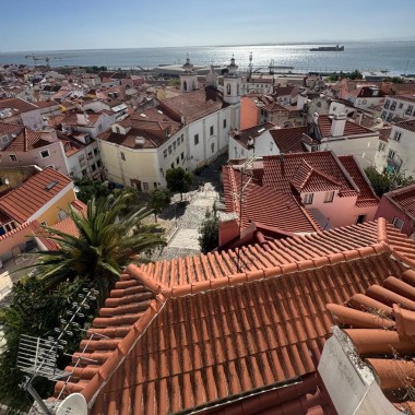  T2 com vista rio situado  no coração do histórico Bairro de Alfama, em Santa Maria Maior, Lisboa 