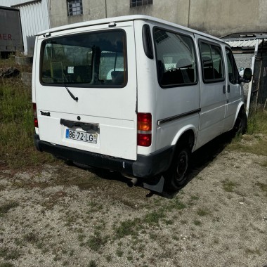 3 viaturas  ( Peugeot, Ford e Toyota) - LOUSADA 