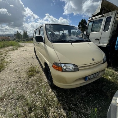 3 viaturas  ( Peugeot, Ford e Toyota) - LOUSADA 