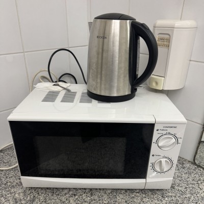 micro-ondas-e-cafeteira-eletrica.jpg