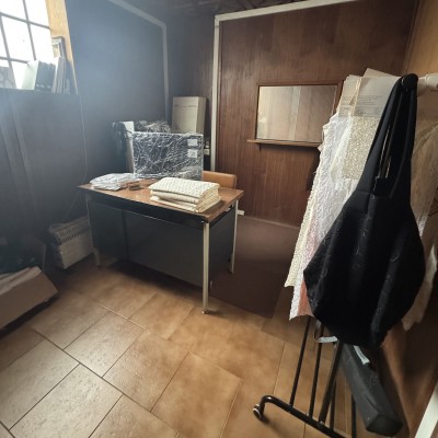 sala-de-exposicao-amostras-secretaria-cadeira-computador.jpg