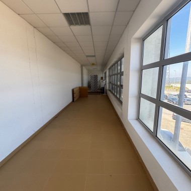 Armazém ( 661m2) - Freguesia de REBORDOSA, concelho de PAREDES 