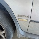 Viatura da marca BMW, modelo X5 com a matrícula 00-75-ZZ ( ano de 2002) 
