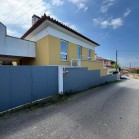 Moradia de r/c e 1º andar com terraço e logradouro - Freguesia de AVANCA, concelho de ESTARREJA 