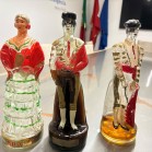 Conjunto de 3 garrafas de moscatel ( 2 figuras de toureiro e 1 de sevilhanas) 