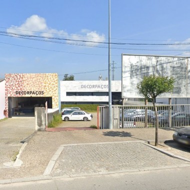 Armazém Industrial ( AT.16.485m2 | Área de Implantação 12.931m2) & Logradouro (AT. 4500m2) - Freguesia de Rebordosa, Concelho de Paredes