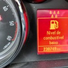 Viatura da marca Opel, modelo Safira com a matrícula 14-PB-49 ( ano de 2014) 