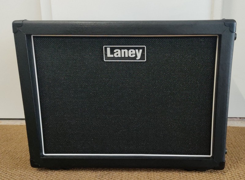 Conjunto de amplificador e subwoofer da marca Laney 