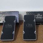 Conjunto de pedais de efeitos, condensadores e potenciómetros 