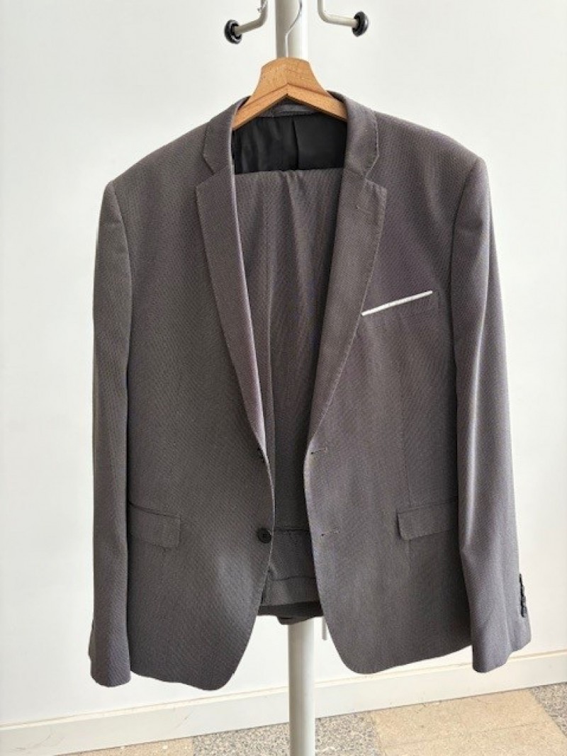 Lote de roupa | Lote de sapatos | Lote de malas - Senhora, Homem e Criança 