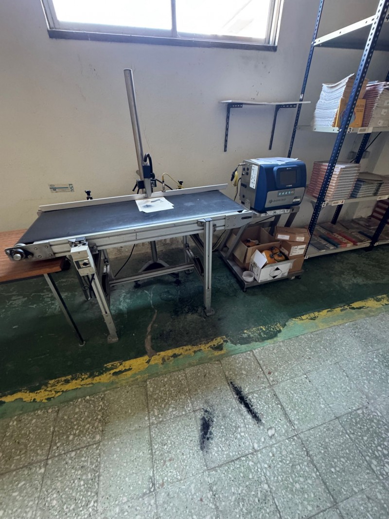 Máquina de marcar preços em livros da marca DOMINO 