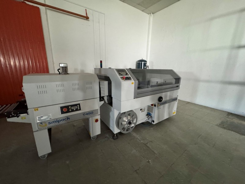 Máquina retrátil da marca Smipack FP6000 com compressor e depósito 