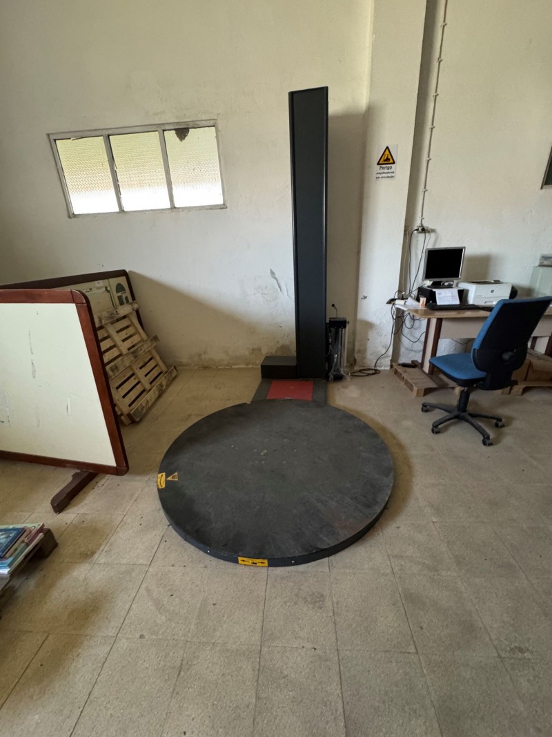 Paletizadora da marca REMBALCOM, modelo 200C