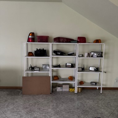 Peças para automóveis | Elevador alcance 4000KG | Estação de tratamento de águas | Lote de Estantes e Mobiliário de Escritório - BRAGANÇA 