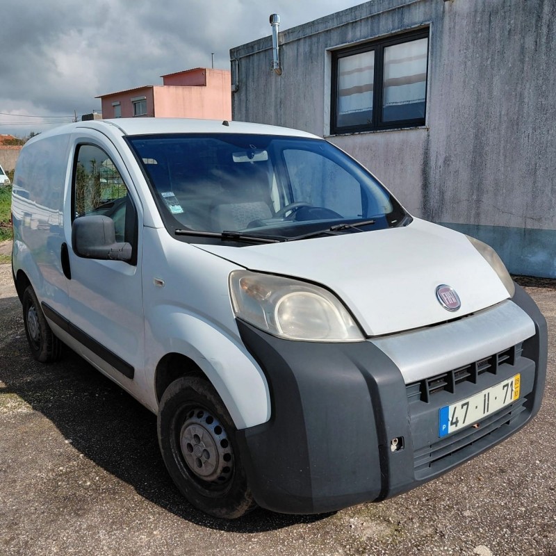 Viatura da marca FIAT, modelo FIORINO, matrícula 47-II-71 ( 10/2009)