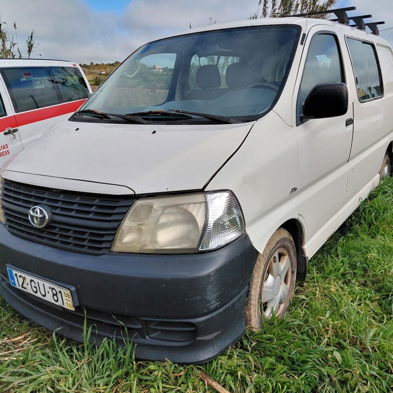 Viatura da marca TOYOTA, modelo HIACE IV, matrícula 12-GU-81 (11/2008)