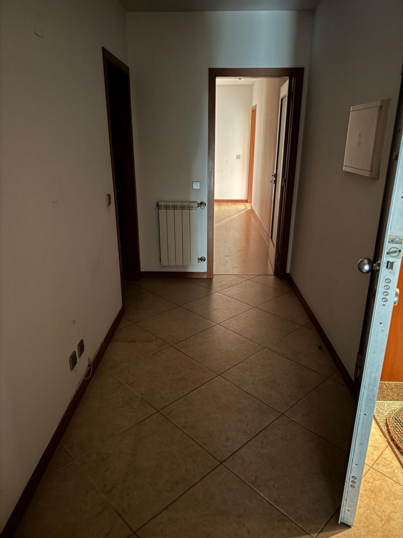 T3 ( 138,20m2) c/ garagem na cave - Freguesia de PICO, Concelho de VILA VERDE 