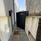 Moradia de 2 Pisos - T4 ( AT 188m2; Área de Implantação 131m2; Área Bruta de Construção 242,45m2 e Área Bruta Privativa de 116,40m2) Freguesia de IDÃES, Concelho de FELGUEIRAS 