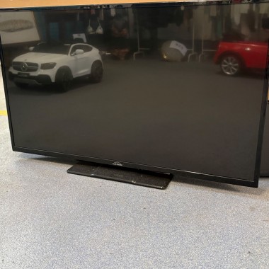TV LCD da marca Eletronia com respetivo comando (51 polegadas) 
