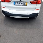 Viatura da marca BMW, modelo X1 com a matrícula 47-RV-25 ( ano de 2016)